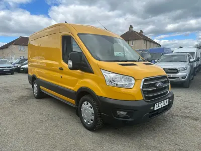Usado Ford Transit Trend 130 HP (95 kW) 2020 Amarelo Van