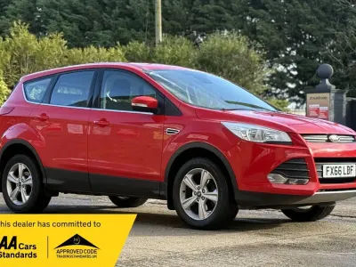 Usado Ford Kuga Zetec 2016 Rojo SUV