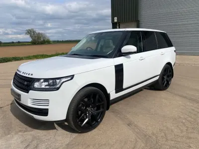 Begagnad Land Rover Range Rover Vogue 306 HK (225 kW) 2015 Vit SUV