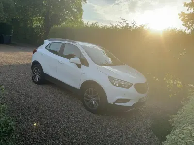 Used Vauxhall Mokka X Design Edition 115 HP (84 kW) 2017 White SUV