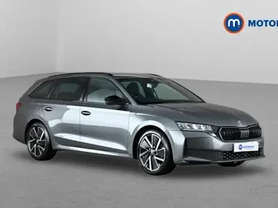 Usado Skoda Octavia SportLine 150 CV (110 kW) 2025 Gris Familiar