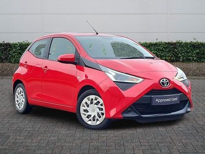 Used Toyota Aygo X-play 72 HP (52 kW) 2019 Red Hatchback