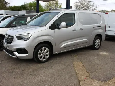 Second-hand Vauxhall Combo Edition 100 CP (73 kW) 2021 Alb Monovolum
