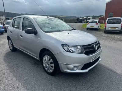 Used Dacia Sandero Ambiance 90 HP (66 kW) 2015 Silver Hatchback