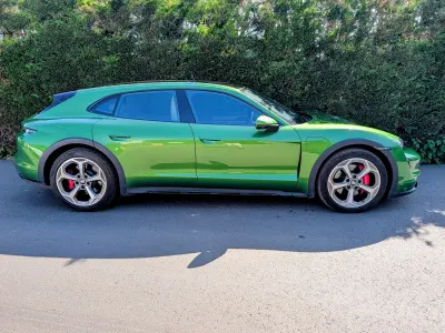 Used Porsche Taycan Performance Package 50 kW (68 HP) 2022 Green Estate