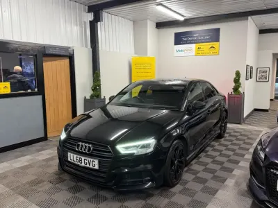 Usado Audi A3 Black Edition 116 CV (85 kW) 2018 Negro Berlina