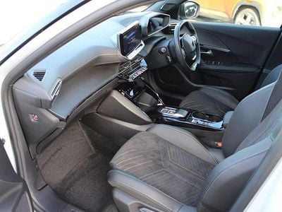 Used Peugeot e-2008 113 kW (154 HP) 2023 White SUV
