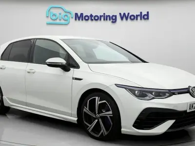 Second-hand VW Golf VIII R 320 CP (235 kW) 2023 Alb Hatchback
