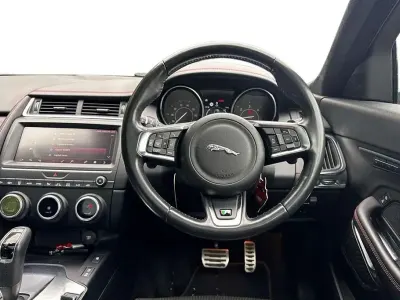 Używany Jaguar E-Pace First Edition 177 KM (130 kW) 2018 Czerwony SUV