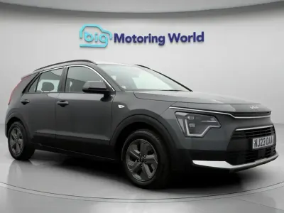 Gebraucht Kia Niro 141 PS (103 kW) 2023 Grau SUV