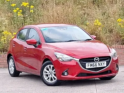 Used Mazda 2 90 HP (66 kW) 2017 Red Hatchback