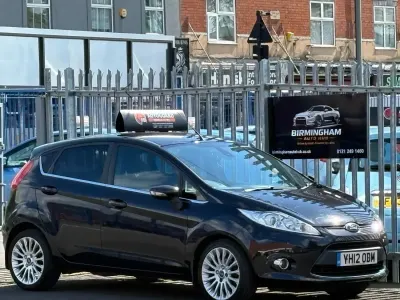 Używany Ford Fiesta Titanium 2012 Czarny Hatchback