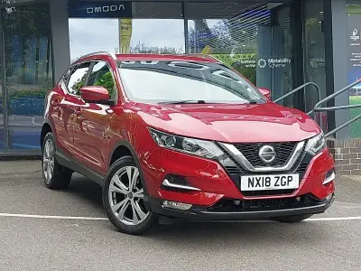 Used Nissan Qashqai N-Connecta 110 HP (80 kW) 2018 Red SUV