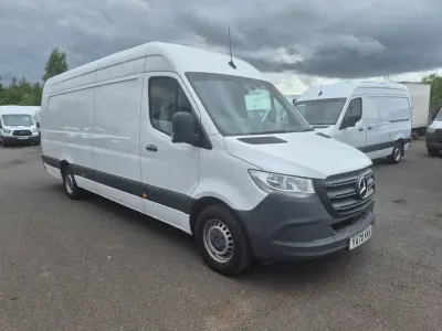 Używany Mercedes Sprinter Progressive 2021 Biały Van