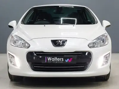 Gebraucht Peugeot 308 CC Allure 156 PS (114 kW) 2013 Weiß Cabrio