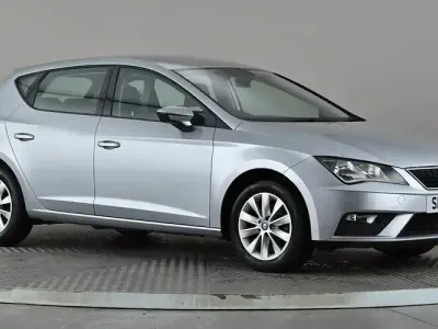 Used Seat Leon SE Technology 110 HP (80 kW) 2017 Silver Hatchback