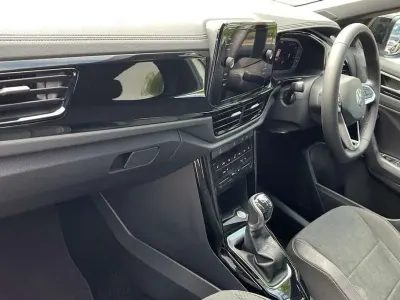 New VW T-Roc Design 113 HP (83 kW) 2026 Blue SUV