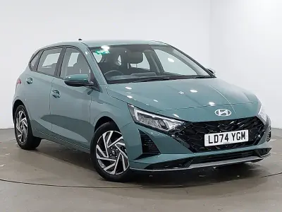 Used Hyundai i20 Advanced 100 HP (73 kW) 2024 Green Hatchback