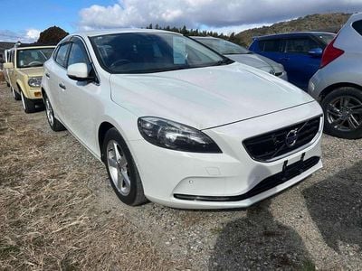 Used Volvo V40 2013 White Hatchback