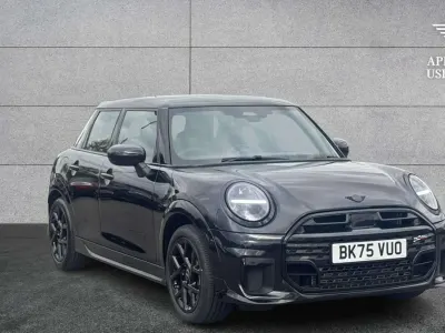 Used Mini Cooper Hatch 113 kW (154 HP) 2025 Black Hatchback