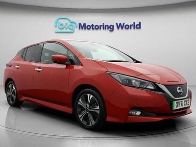 Begagnad Nissan Leaf N-Connecta 110 kW (150 HK) 2021 Halvkombi