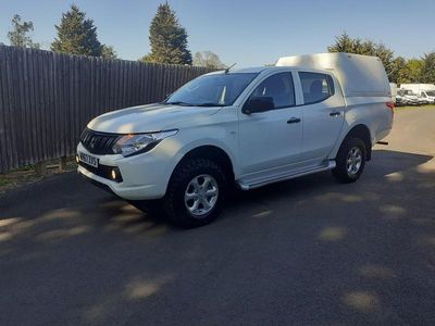 Second-hand Mitsubishi L200 2017 Alb Pickup