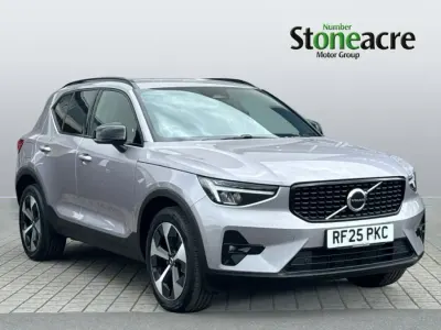 Usado Volvo XC40 Plus 2025 Prateado SUV