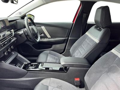 Używany Citroën C4 PureTech 131 KM (96 kW) 2023 Czerwony SUV