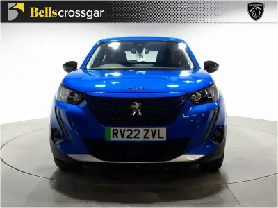 Używany Peugeot e-2008 Active Premium 98 kW (134 KM) 2022 Niebieski SUV