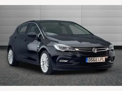 Used Vauxhall Astra Elite 200 HP (147 kW) 2018 Black Hatchback
