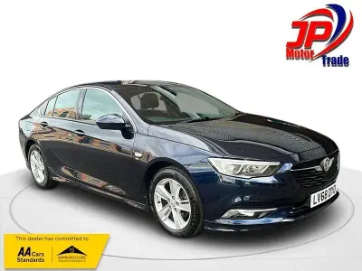 Used Vauxhall Insignia SRi 136 HP (100 kW) 2018 Blue Hatchback