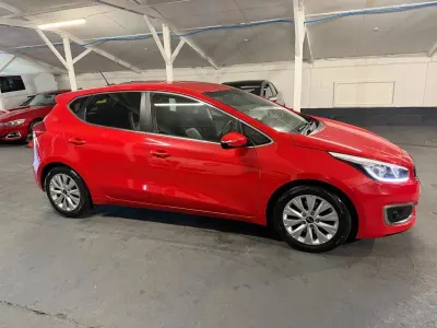 Used Kia Ceed 2016 Red Hatchback