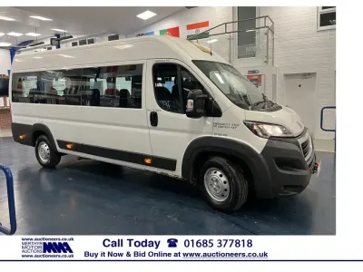 Second-hand Peugeot Boxer 130 CP (95 kW) 2015 Alb Van