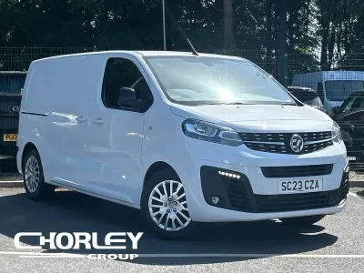 Used Vauxhall Vivaro S 120 HP (88 kW) 2023 White MPV