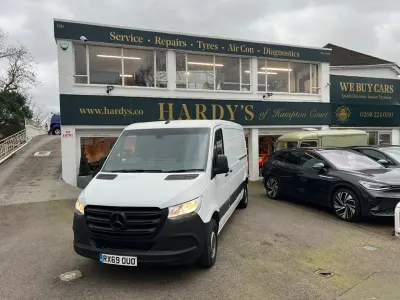 Used Mercedes Sprinter 143 HP (105 kW) 2019 White Van
