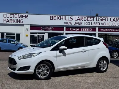 Used Ford Fiesta Zetec 98 HP (72 kW) 2016 White Hatchback