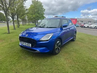 Używany Suzuki Swift 82 KM (60 kW) 2025 Niebieski Hatchback