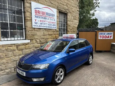 Used Skoda Rapid SE 105 HP (77 kW) 2015 Blue Hatchback
