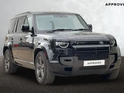 Usado Land Rover Defender SE Dynamic 300 HP (220 kW) 2026 Preto SUV