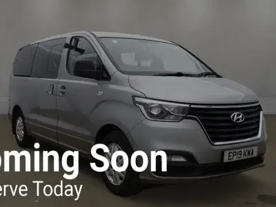 Usado Hyundai I800 SE 136 CV (100 kW) 2019 Plateado Monovolumen