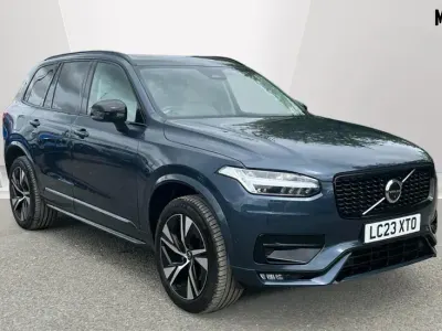 Usado Volvo XC90 Plus 250 HP (183 kW) 2023 Azul SUV