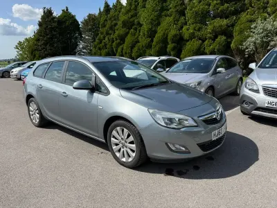 Używany Vauxhall Astra 2010 Srebrny Kombi