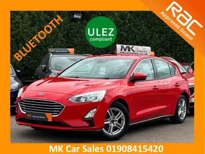 Used Ford Focus Zetec 100 HP (73 kW) 2019 Race red Hatchback