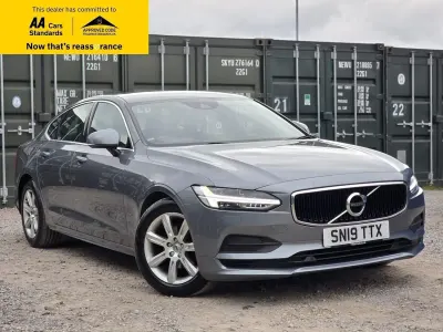 Usado Volvo S90 Momentum 190 CV (139 kW) 2019 Gris Berlina