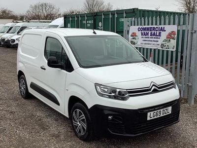 Used Citroën Berlingo 75 HP (55 kW) 2019 White MPV