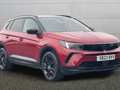 Używany Vauxhall Grandland X 131 KM (96 kW) 2023 Czerwony SUV
