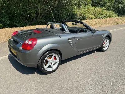 Used Toyota MR2 140 HP (102 kW) 2004 Mercury grey metallic Cabriolet