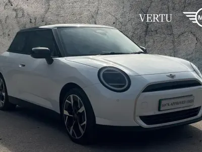 Usado Mini Cooper Hatch 135 kW (184 CV) 2025 Blanco Utilitario