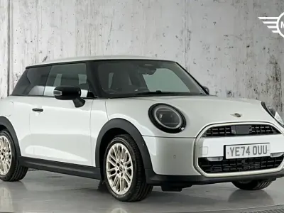 Used Mini Cooper Hatch 154 HP (113 kW) 2024 White Hatchback