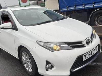 Used Toyota Auris 90 HP (66 kW) 2014